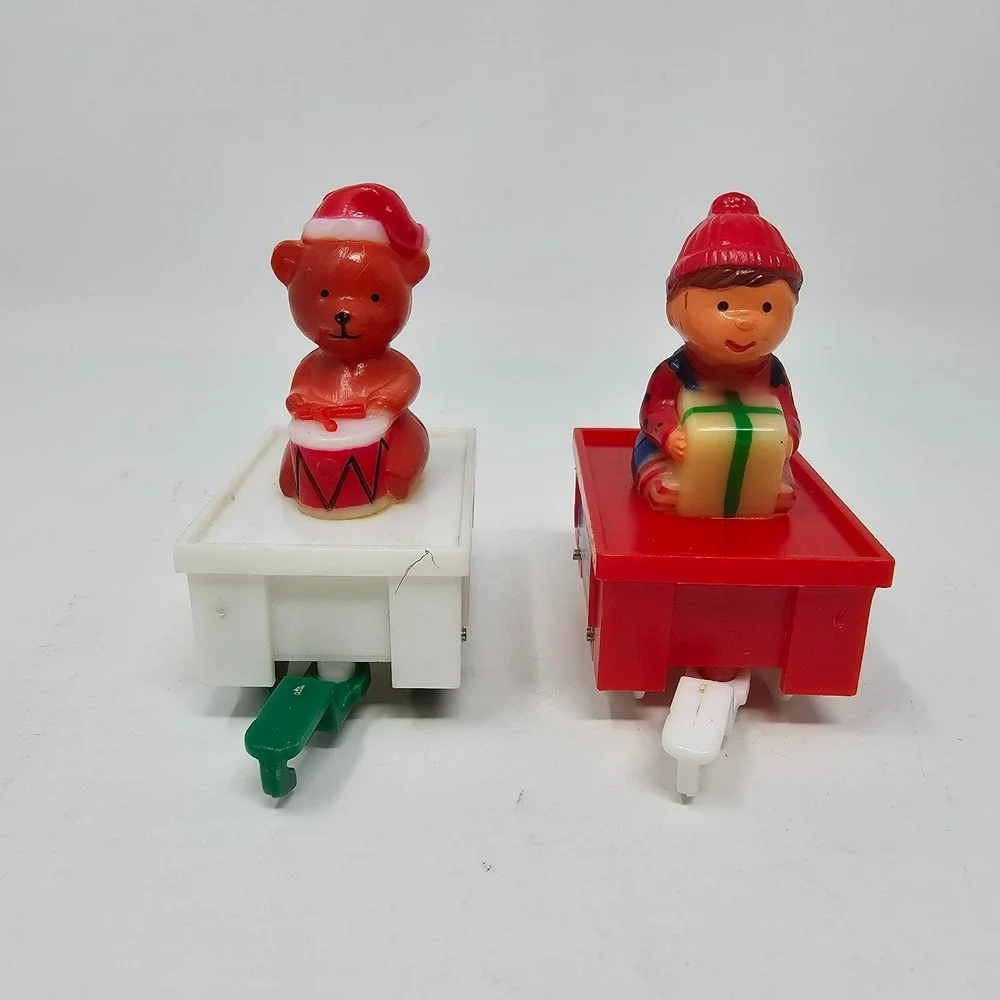 Vintage 1985‎ Christmas Electronic Musical Santa Train Set 2 Cars